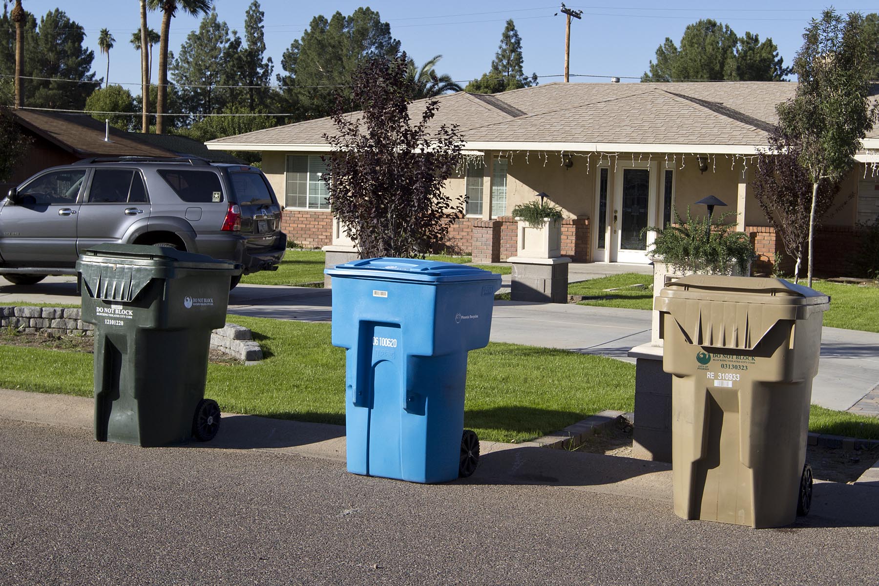 What are some ways to schedule a bulk waste collection?